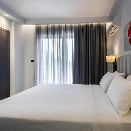 Aparthotel Theatraki 2*
