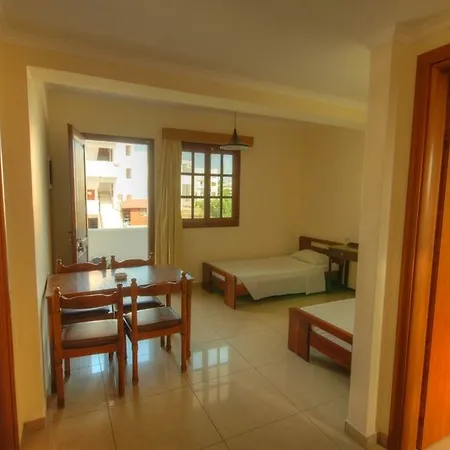 Aparthotel Theatraki