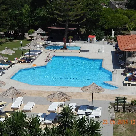 Theatraki Aparthotel