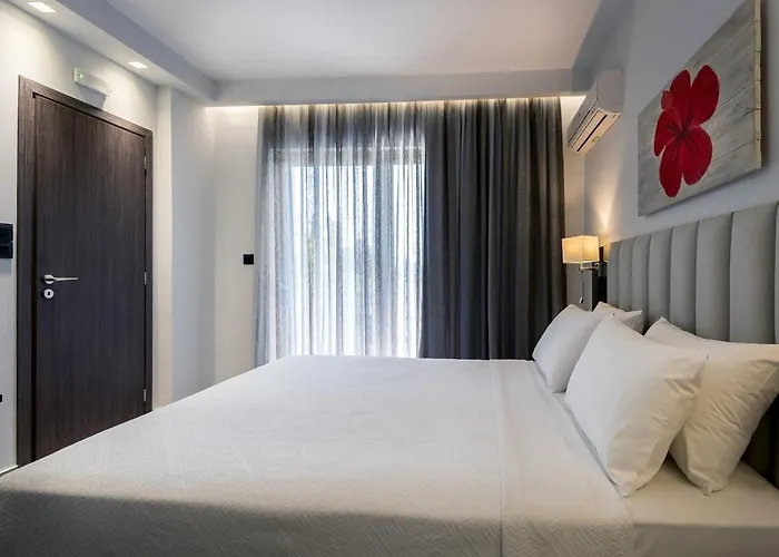 Aparthotel Theatraki 2*