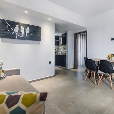 아파트호텔 Theatraki 2*