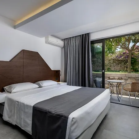 Theatraki Apart Otel 2*
