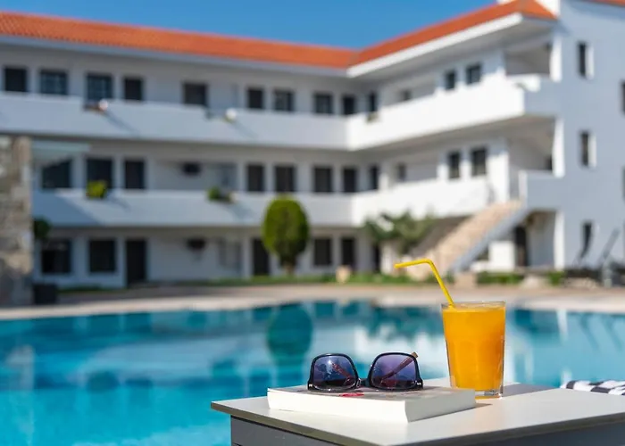 Theatraki Apartahotel 2*