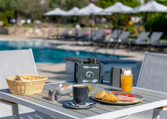 Theatraki Apartahotel Cos